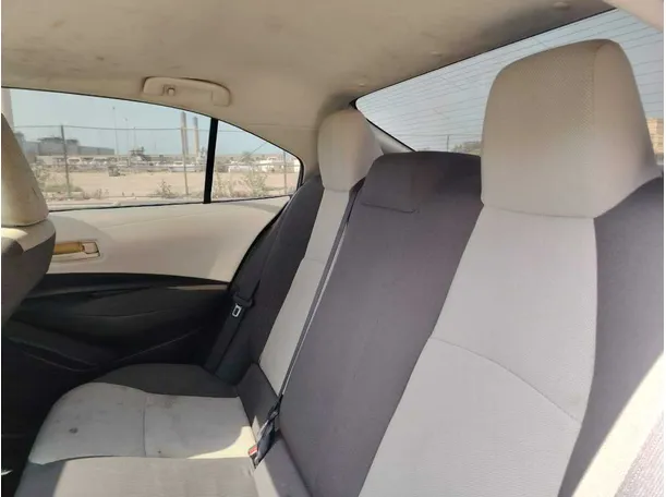 Car image 19