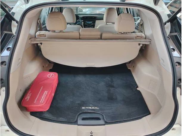 Car image 30