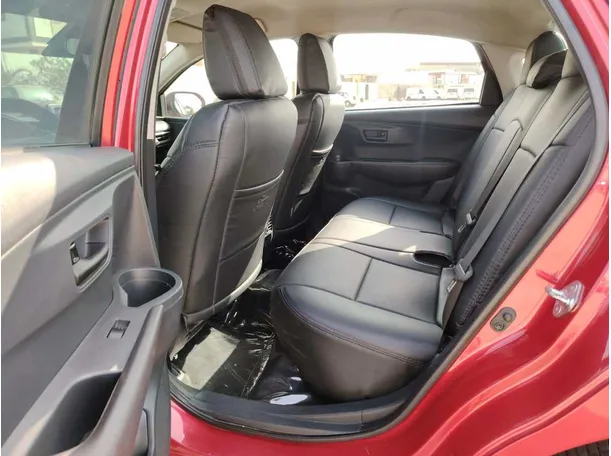 Car image 18