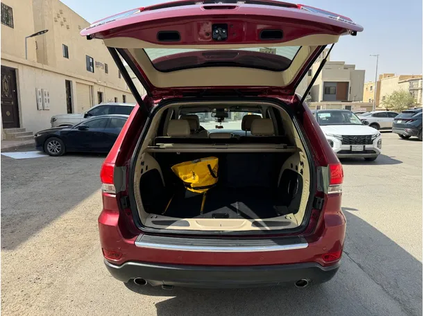 Car image 20