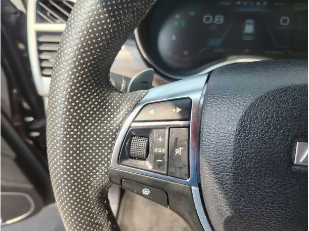 Car image 40