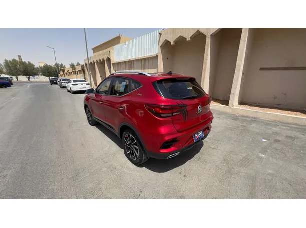 Car image 7