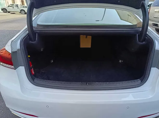 Car image 31