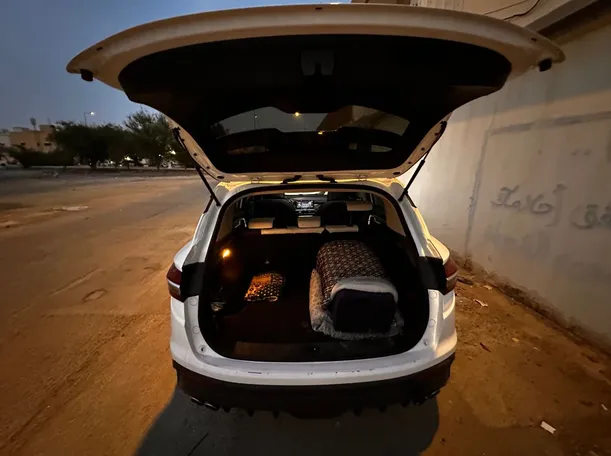 Car image 22