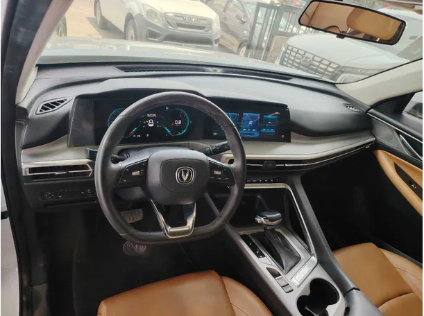 Car image 16