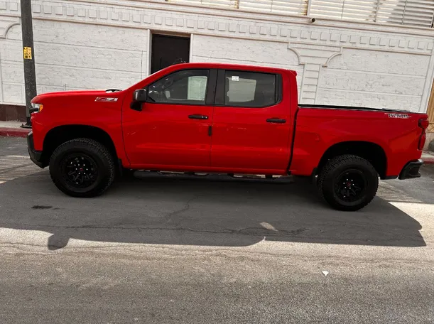 Car image 8