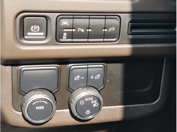 Car image 27