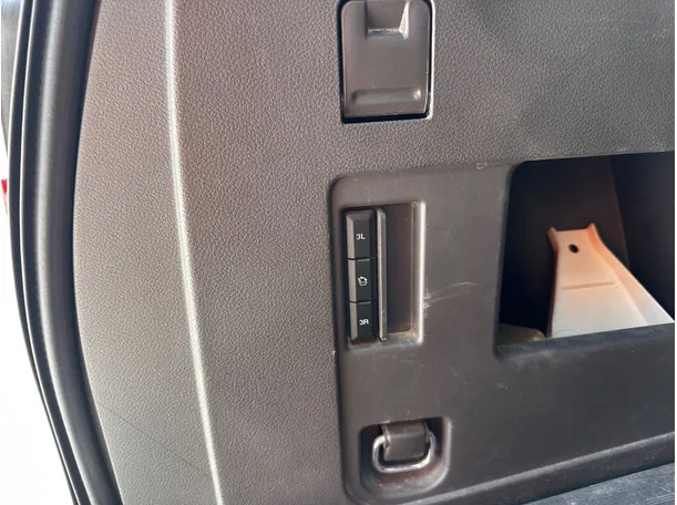 Car image 29