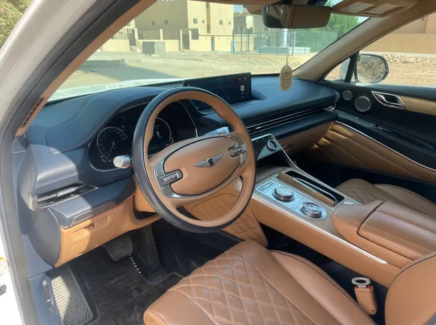 Car image 13