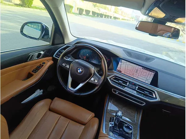 Car image 22