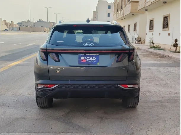 Car image 6