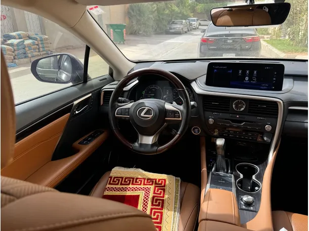 Car image 16