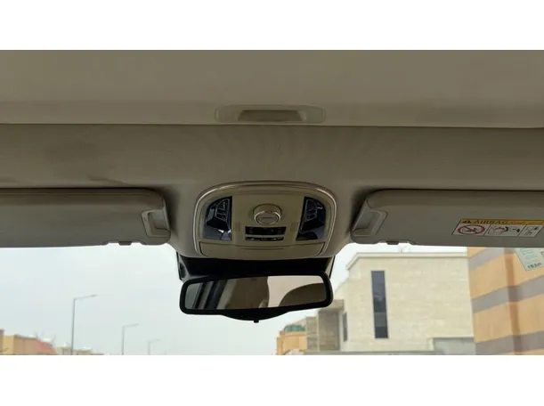 Car image 24