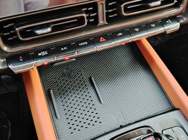 Car image 23