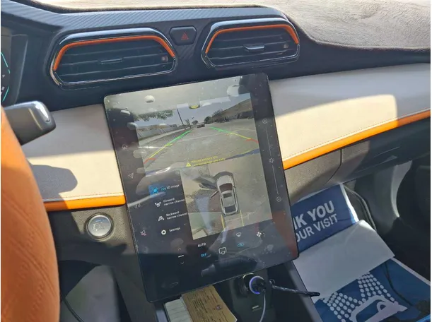 Car image 15