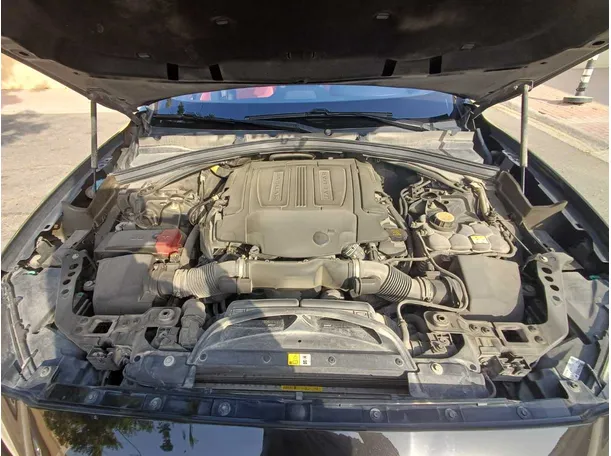 Car image 26