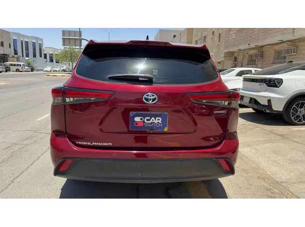 Car image 6
