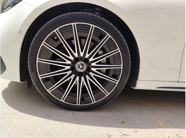 Car image 10