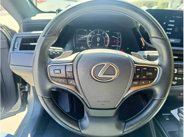 Car image 28