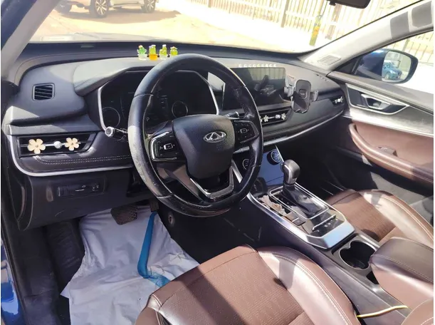 Car image 13