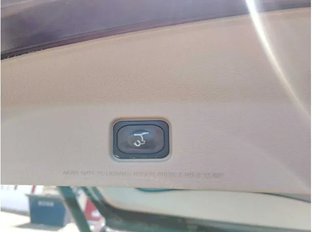 Car image 33