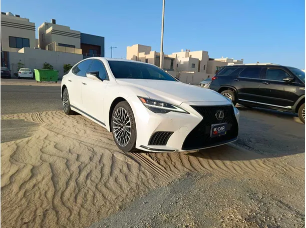 Car image 5