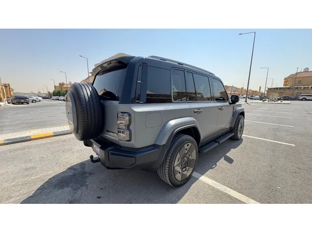 Car image 5