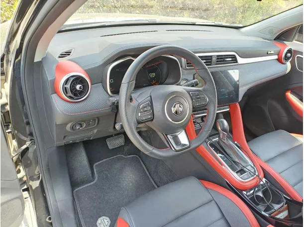 Car image 11