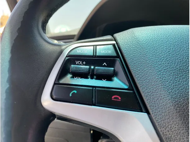 Car image 24