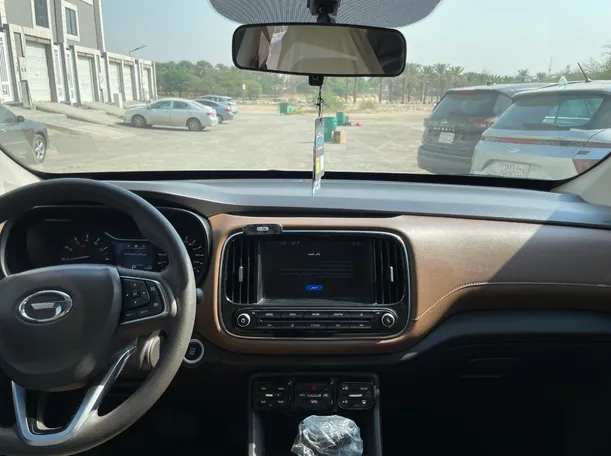 Car image 19