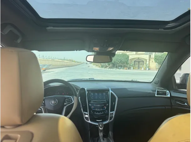 Car image 14
