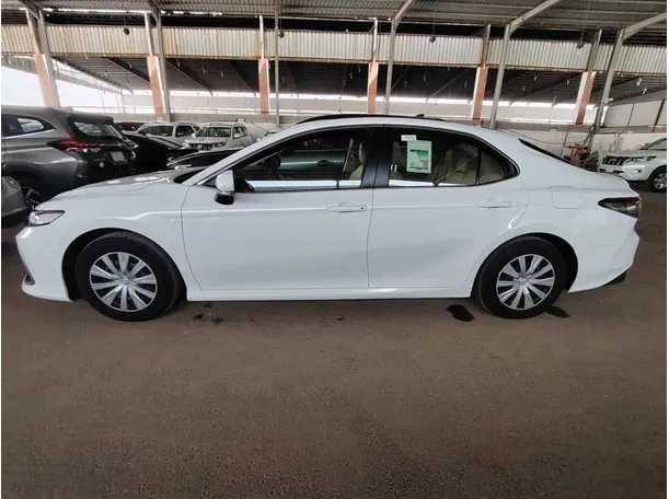 Car image 8