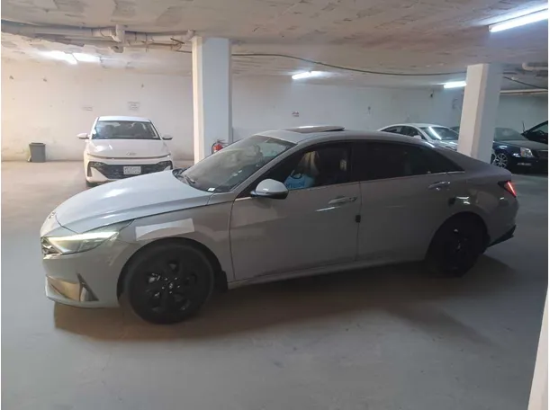 Car image 8