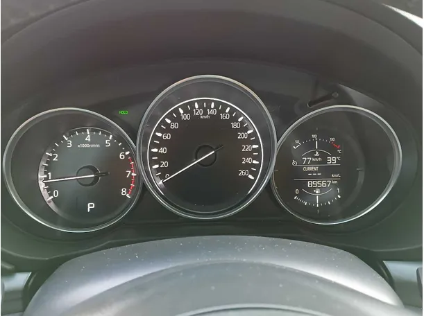 Car image 18