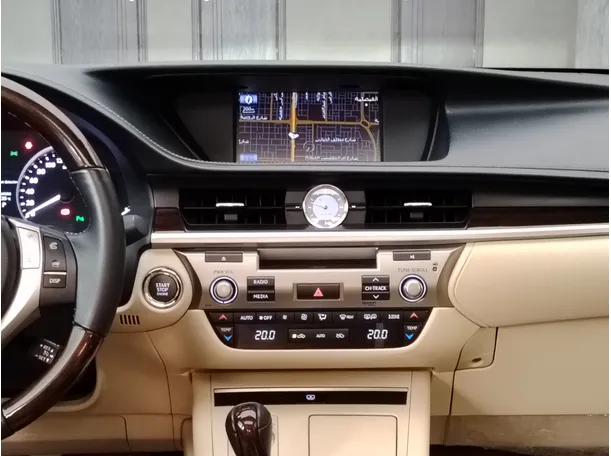 Car image 20