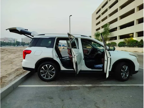 Car image 15