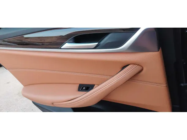 Car image 32