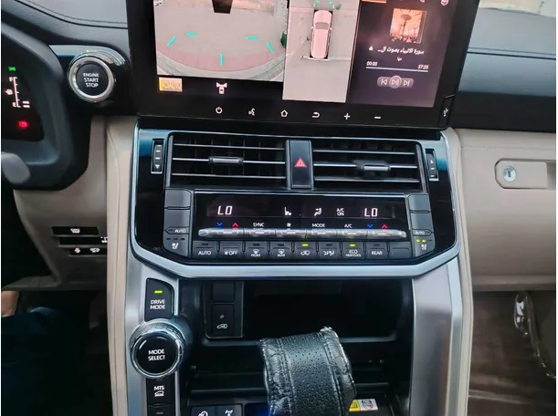 Car image 25