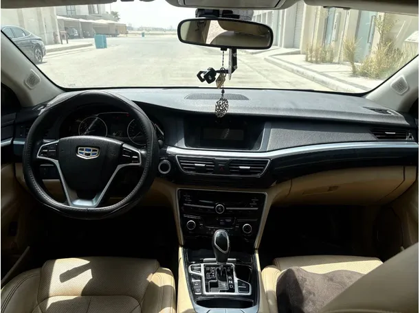Car image 18