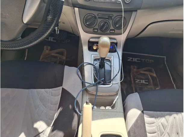 Car image 15