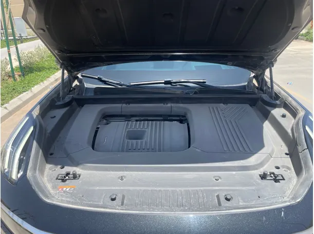 Car image 26