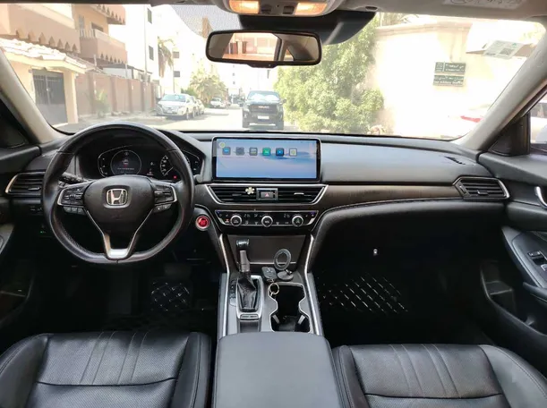 Car image 21