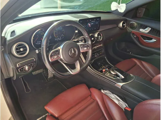 Car image 12