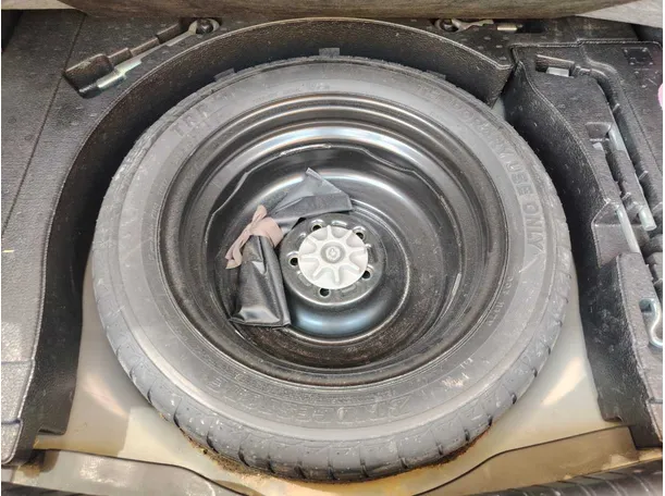 Car image 31