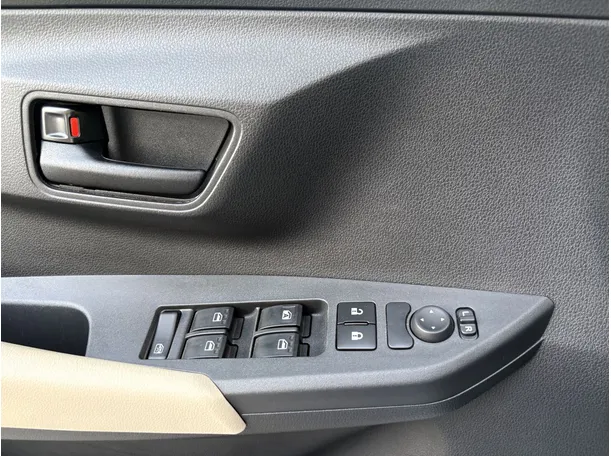 Car image 27