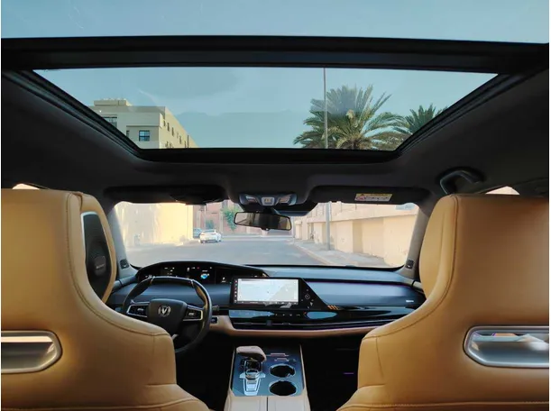 Car image 16
