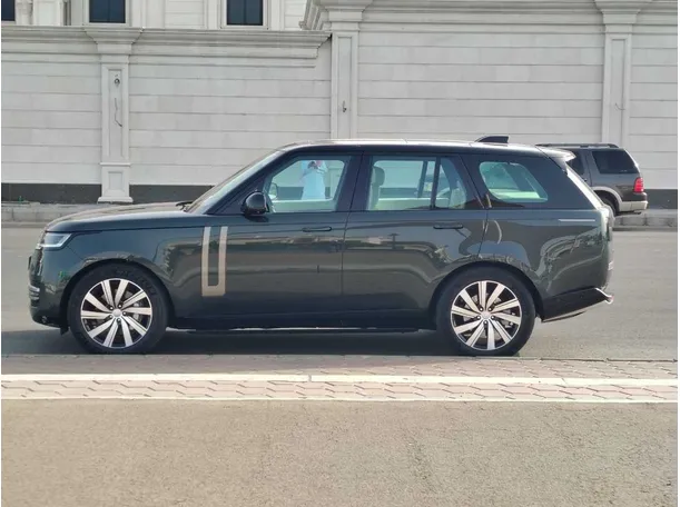 Car image 8
