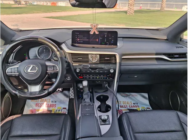 Car image 14
