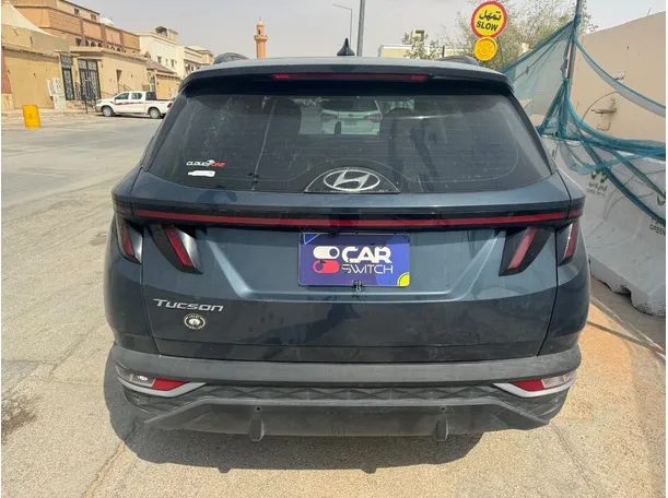 Car image 5