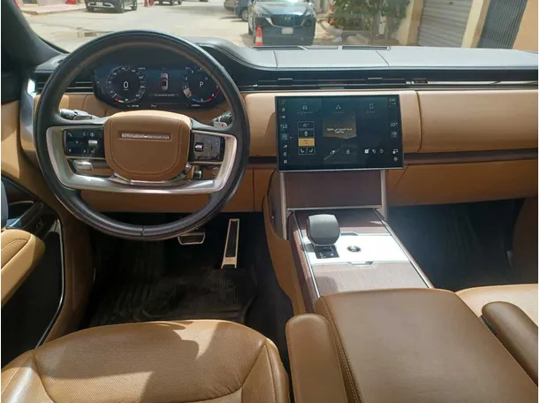 Car image 16